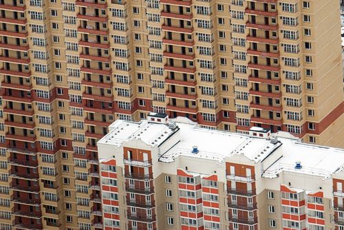 Каждая пятая сделка с жильем в москве стала совершаться в валюте