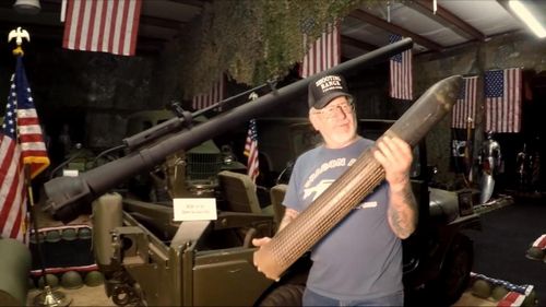 Пенсионер из сша — самый вооруженный человек планеты (пенсионер, самый) Пенсионер из сша — самый вооруженный человек планеты