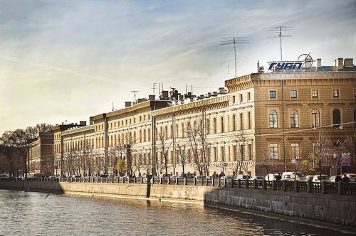 Петербургский филиал "газпромбанка" предлагает ипотечные кредиты на покупку квартир в домах, которые строят "юит лентек" и "юит санкт-петербург"