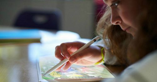 Препарировать лягушек и делать домашнее задание в виртуальной реальности: что умеет новый ipad для школьников