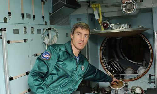 Сергей крикалев — самый знаменитый после гагарина российский космонавт, которого «забыли» в космосе