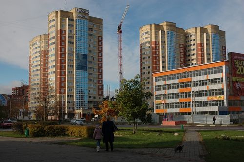 В октябре квартиры в москве продолжили дешеветь